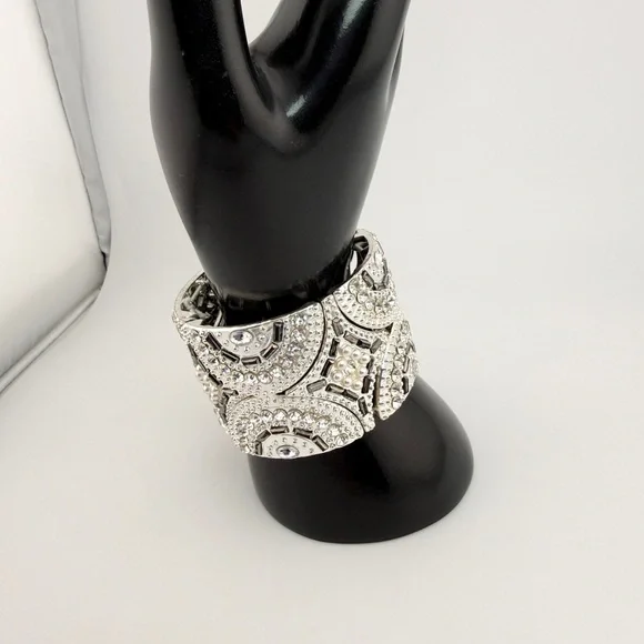 Elegant Silver Toned Crystal Stretch Bracelet - Picture 4 of 7
